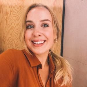 Meet your Posher, Caitlyn